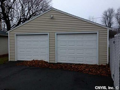 Parking Lot/Garage