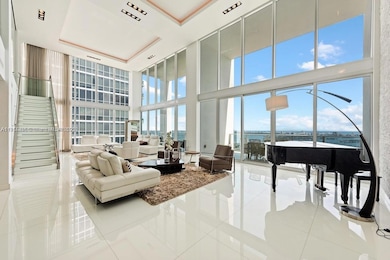 Ten Museum Park Condominiums unit 4403, Miami, FL 33132 - photo 2