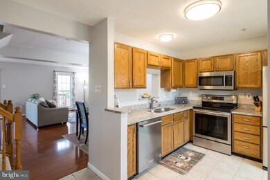 7903 Brightwind Ct, Ellicott City, MD 21043 - photo 4