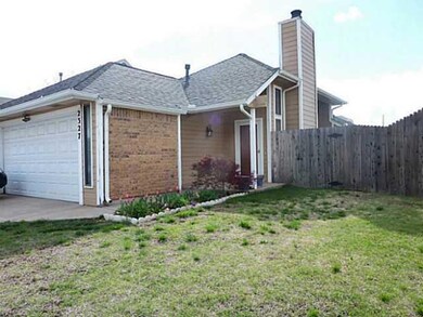 2327 Cedar Brook Dr, Moore, OK 73160 - photo 2