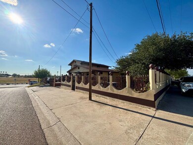 1820 Ireland St, Laredo, TX 78046 - photo 2