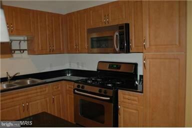 12905 Centre Park Cir unit 101, Herndon, VA 20171 - photo 6