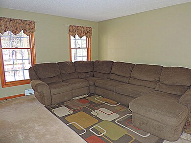 109 Moonbeam Cir, Hawley, PA 18428 - photo 6