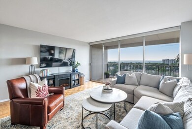 Horizon House unit 1706, Fort Lee, NJ 07024 - photo 3