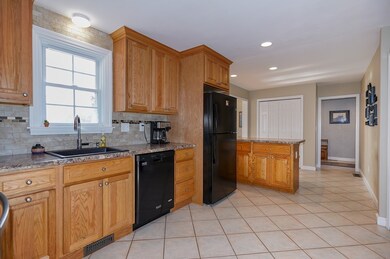 9 Longfellow Rd, Northborough, MA 01532 - photo 5