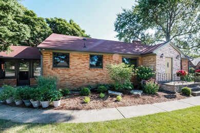 002-Front_View-3040392-medium
