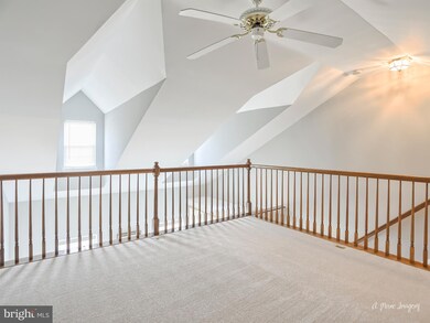 4104 Ashmere Cir, Dumfries, VA 22025 - photo 4