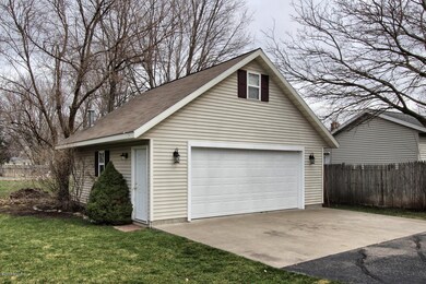 1807 Cedarbrook Drive Jenison-large-006-