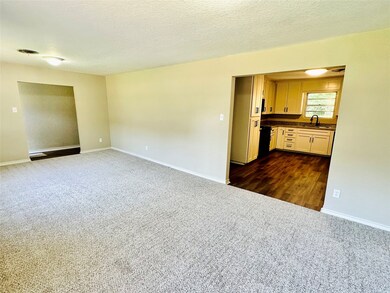 4212 Doris St, Bay City, TX 77414 - photo 3