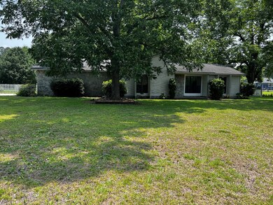 11 Hayes Cir, Tifton, GA 31794 - photo 2