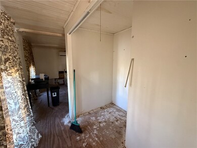 16201 Cathy Ct, Fort Myers, FL 33908 - photo 5