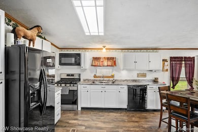 2916 Navarre Blvd, Monroe, MI 48162 - photo 5