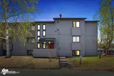 01-Front Exterior_IMG_5302 dte