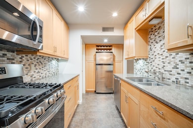 4117 W Rivers Edge Cir unit 1, Milwaukee, WI 53209 - photo 6