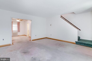 1712 Pin Oak Rd, Parkville, MD 21234 - photo 5