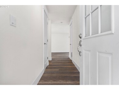 8690 SW Davies Rd unit 2, Beaverton, OR 97008 - photo 5