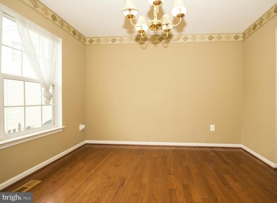 307 Brushwood Dr, Owings Mills, MD 21117 - photo 5