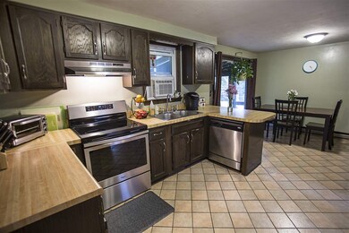 843 S Mammoth Rd, Manchester, NH 03109 - photo 5