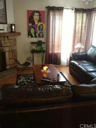 Bright and roomy Living Room