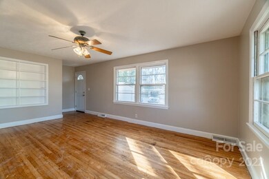 51 Ochlawaha Dr, Hendersonville, NC 28792 - photo 4