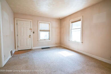 906 Bensch St, Lansing, MI 48912 - photo 3