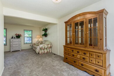 1731 Rushing Way 033