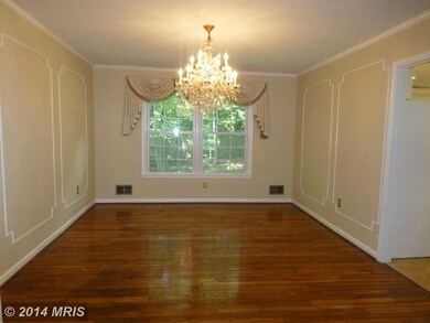 9337 Tovito Dr, Fairfax, VA 22031 - photo 4