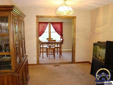 3912 SW 43rd St, Topeka, KS 66610 - photo 4