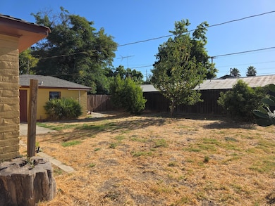 1512 Swalls Ln, Modesto, CA 95358 - photo 7