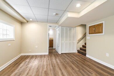 678 S Mitchell Ave, Elmhurst, IL 60126 - photo 6