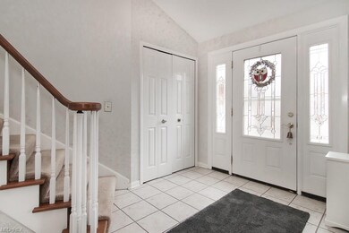 7200 Timber Ln, Olmsted Falls, OH 44138 - photo 2