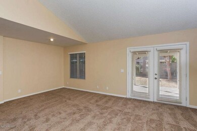 218 S Rush Cir E, Chandler, AZ 85226 - photo 4