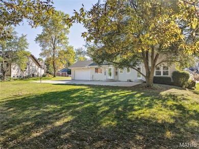 1611 Burnside Ln, Saint Charles, MO 63303 - photo 6