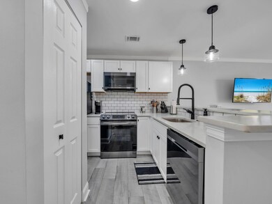 205 Westlake Ct unit 205, Niceville, FL 32578 - photo 6