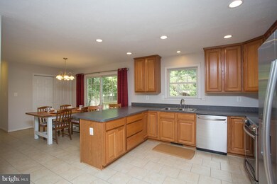 40292 Dockser Dr, Mechanicsville, MD 20659 - photo 6