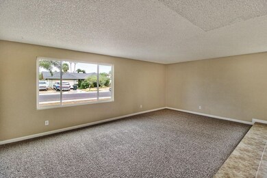 04-Living-Room-04