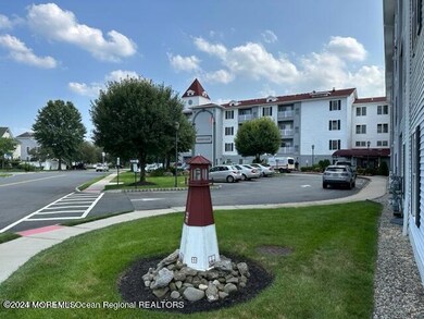 Shore Gate Village Grand Condominium unit 230, South Amboy, NJ 08879 - photo 2