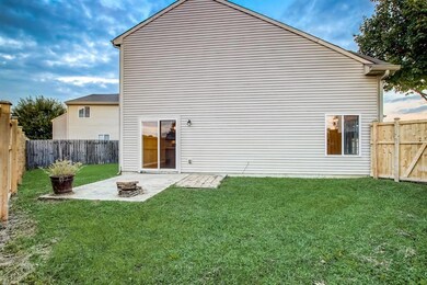 537 Stobus Dr, Greenwood, IN 46143 - photo 7