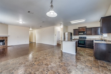 209 Rock Meadow Dr, Crowley, TX 76036 - photo 4