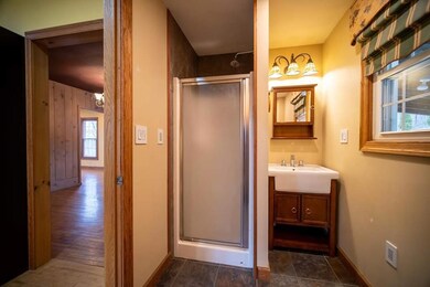 Fulll bath off kitchen