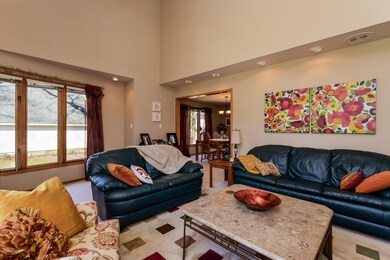 3928 Maplecrest Ct SE, Grand Rapids, MI 49546 - photo 3