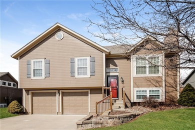 1700 Cove Dr, Raymore, MO 64083 - photo 2