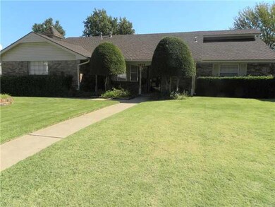 5928 N Sterling Dr, Oklahoma City, OK 73122 - photo 2