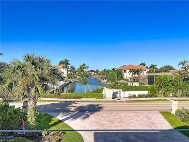 10242 Vanderbilt Dr, Naples, FL 34108 - photo 2