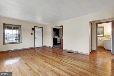 109 Landis Ave, Waynesboro, PA 17268 - photo 5