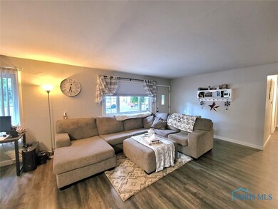 4742 Bowser Dr, Toledo, OH 43613 - photo 2