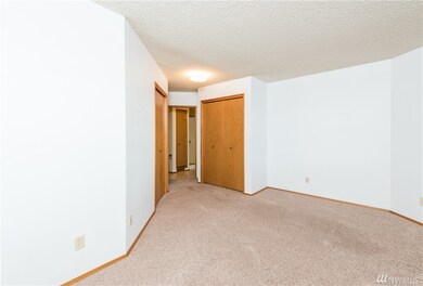 121 Front St unit 13, Lynden, WA 98264 - photo 3