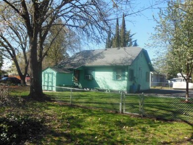 1227 SW Oak St, Grants Pass, OR 97526 - photo 4