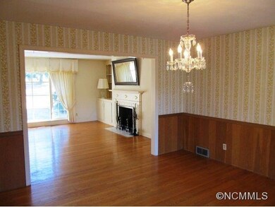Dinning Rm to Living Rm