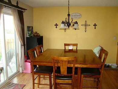 2281 Meadow Bend Dr, Columbus, IN 47201 - photo 5